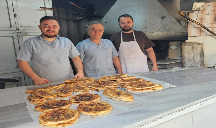 Tahinli pidenin lezzeti 105 yıldır değişmedi