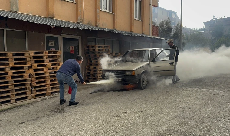 Seyir halindeki araç alev topuna döndü