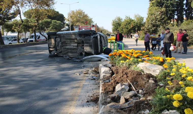 Kontrolden çıkan otomobil yan yattı