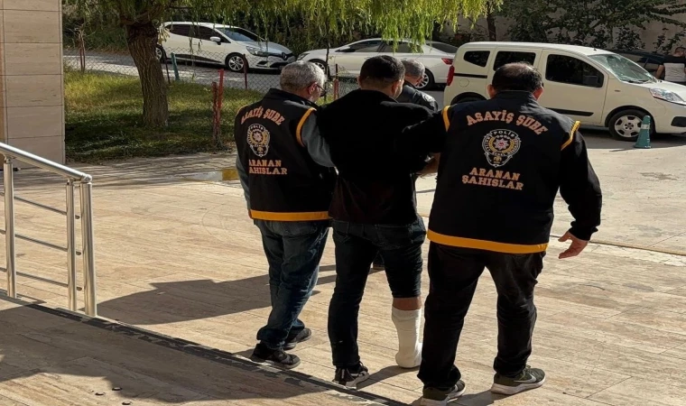 Manisa'da aranan suç makinesi kıskıvrak yakalandı