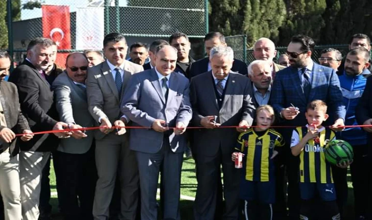 Manisa'da Karaağaç Stadı açıldı 