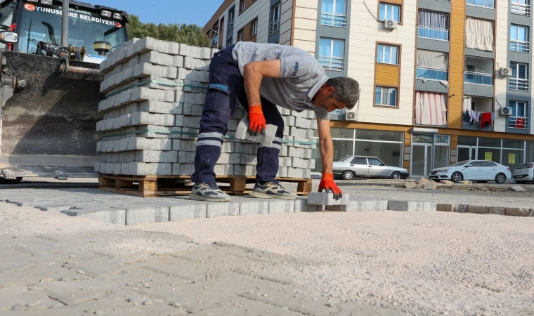 Muradiye'de bozuk yollar düzeltiliyor