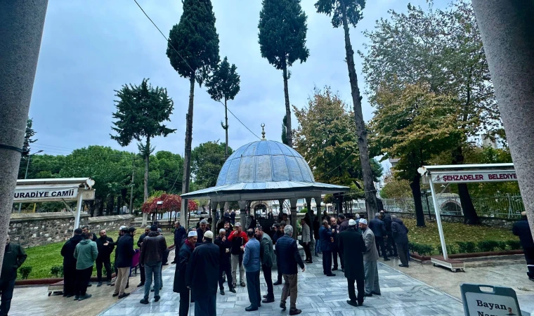 Sabah namazında Muradiye Camiinde buluştular 