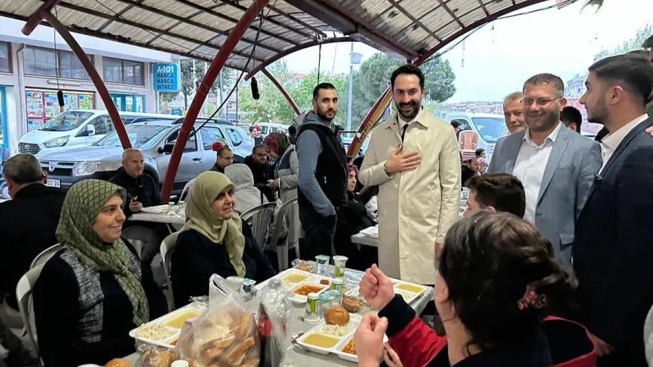 Arınç Yörüklerle iftarda buluştu 