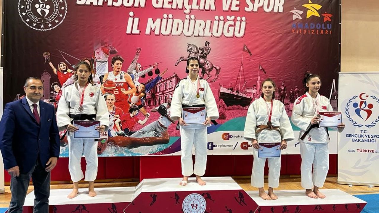 Yunusemreli judocular, Samsun'dan üç madalya ile döndü