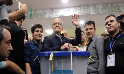 İran'daki cumhurbaşkanlığı seçimleri ikinci tura kaldı