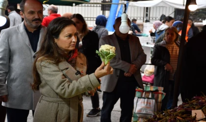 BAŞKAN ÖZALPER VE CHP KURMAYLARI PAZAR YERİNDEYDİ “GEÇİM YOKSA SEÇİM VAR”