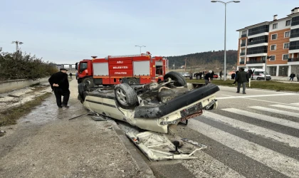 Fiat-Tofaş araç takla attı: 2 yaralı